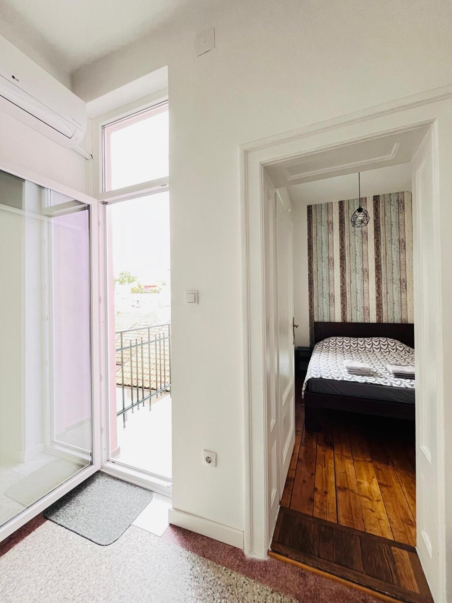 You Will Love It, In Vracar Belgrado Esterno foto